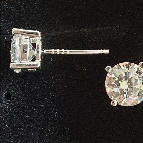 1 Carat Moissanite 925 Silver Sterling Stud Earrings - Picture 12 of 15